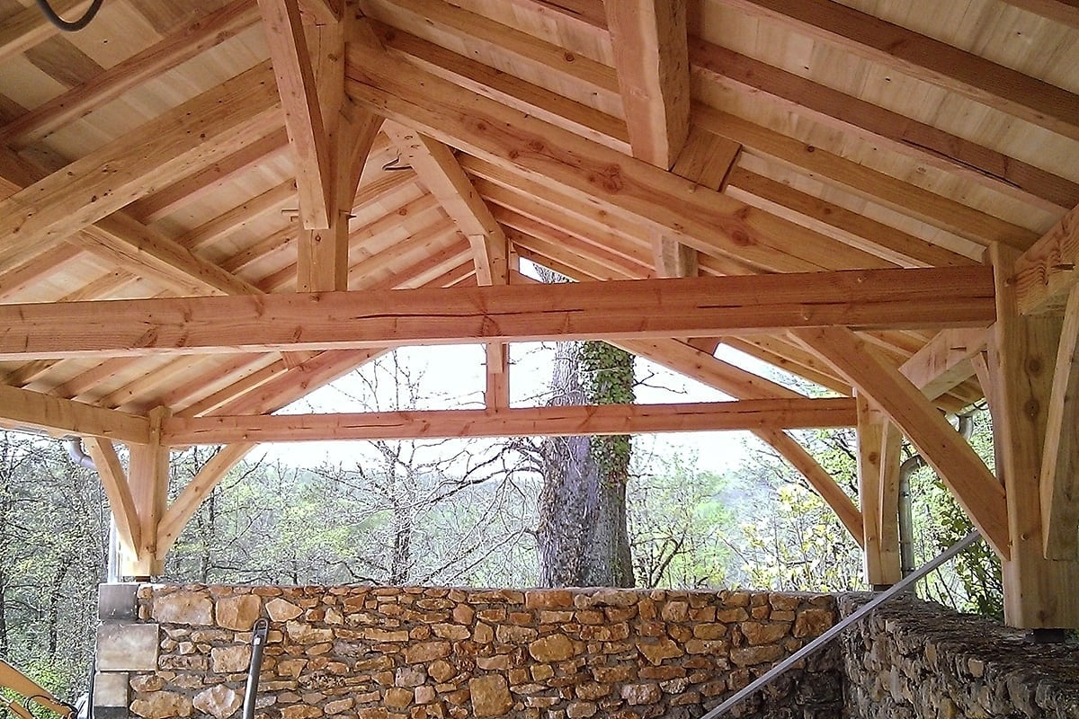 Auvent, structure en bois